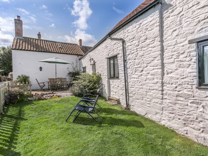Garden | Granary - Home Farm Cottages, Winscombe