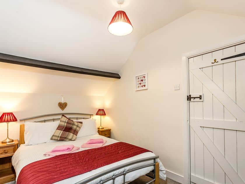 Double bedroom | Hayloft - Home Farm Cottages, Winscombe