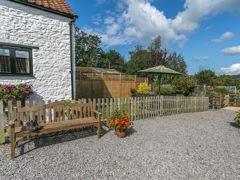 Outdoor area | Hayloft - Home Farm Cottages, Winscombe