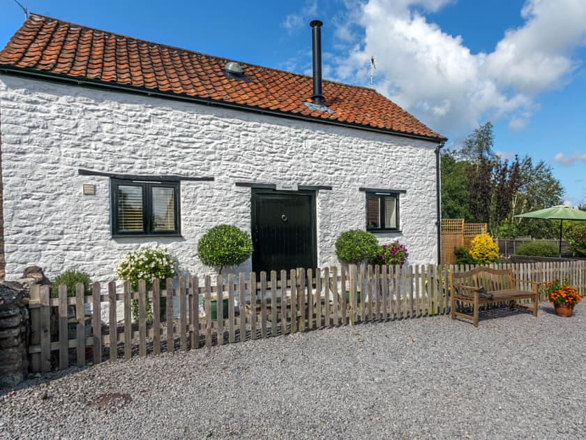 Exterior | Hayloft - Home Farm Cottages, Winscombe