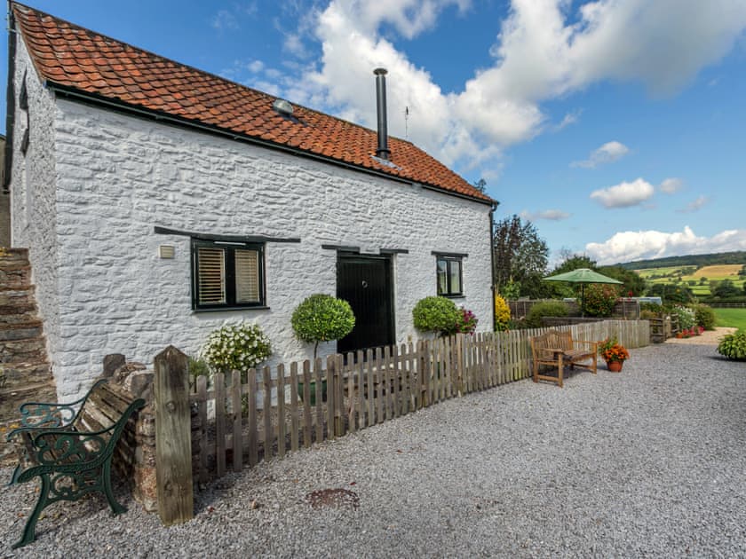 Exterior | Hayloft - Home Farm Cottages, Winscombe