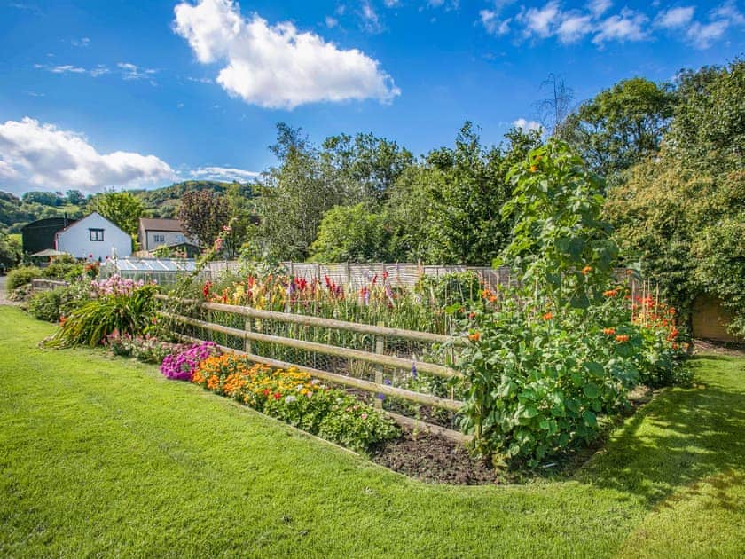 Garden and grounds | Home Farm Cottages, Winscombe