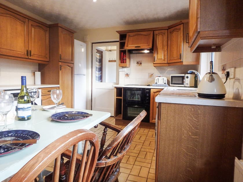 Kitchen/diner | Llygad Yr Haul, Dolgellau