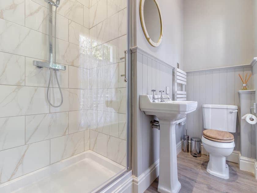 Bathroom | The Lodge, Monmouth