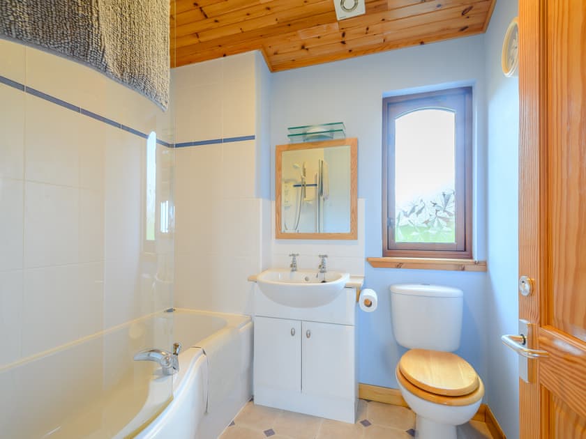 Bathroom | Ard Cuan, Torbeg, Arran