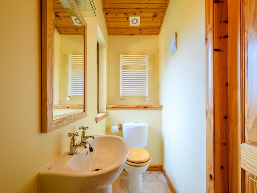 Bathroom | Ard Cuan, Torbeg, Arran