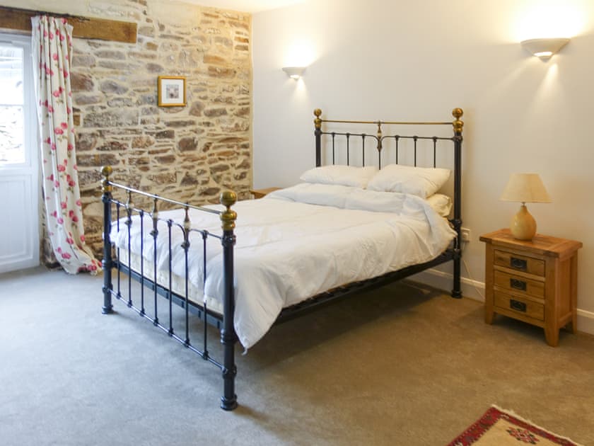 Double bedroom | Turneys Cottage - Pendewey Farm Cottages, Bodmin