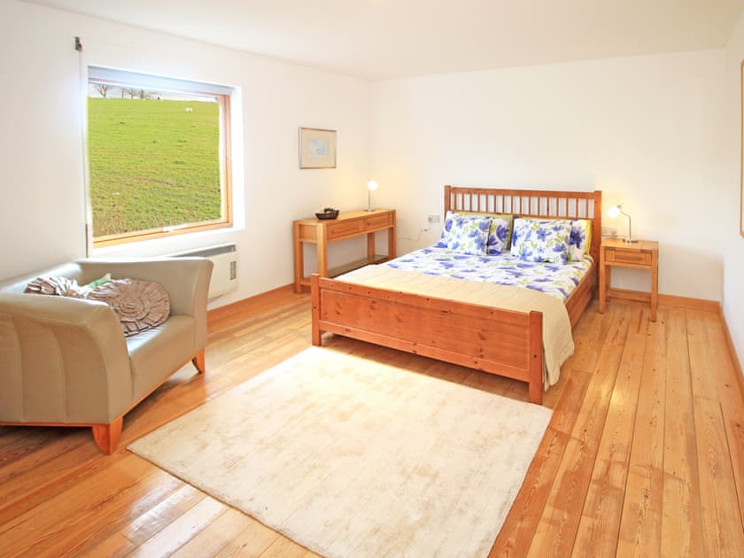 Bedroom 2. King-size bedroom  | Bath Cottage, Cearnarfon
