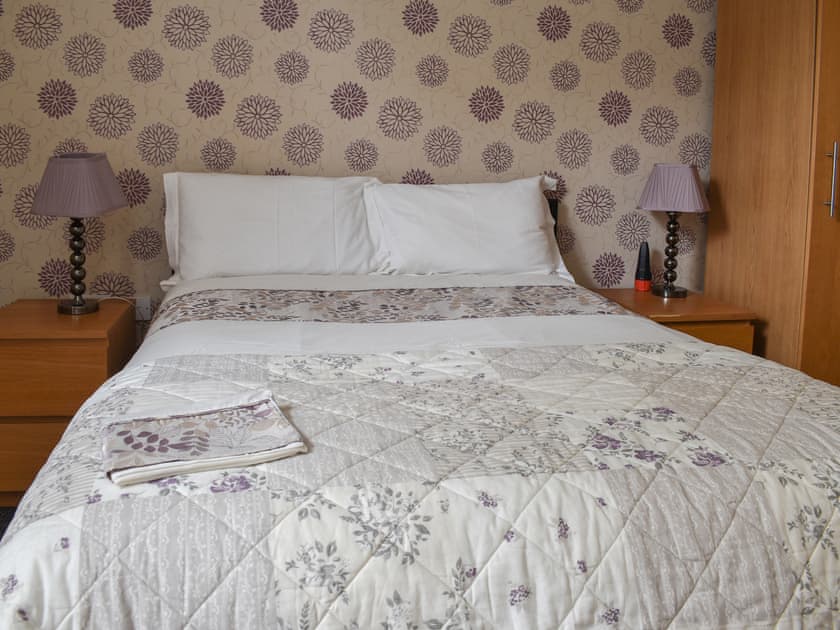 Double bedroom | Wards Court 2 - Wards Court House, Frampton on Severn