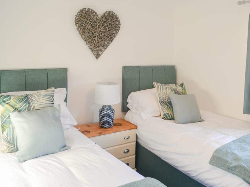 Twin bedroom | Avocet Cottage, Amble by the Sea, near Morpeth