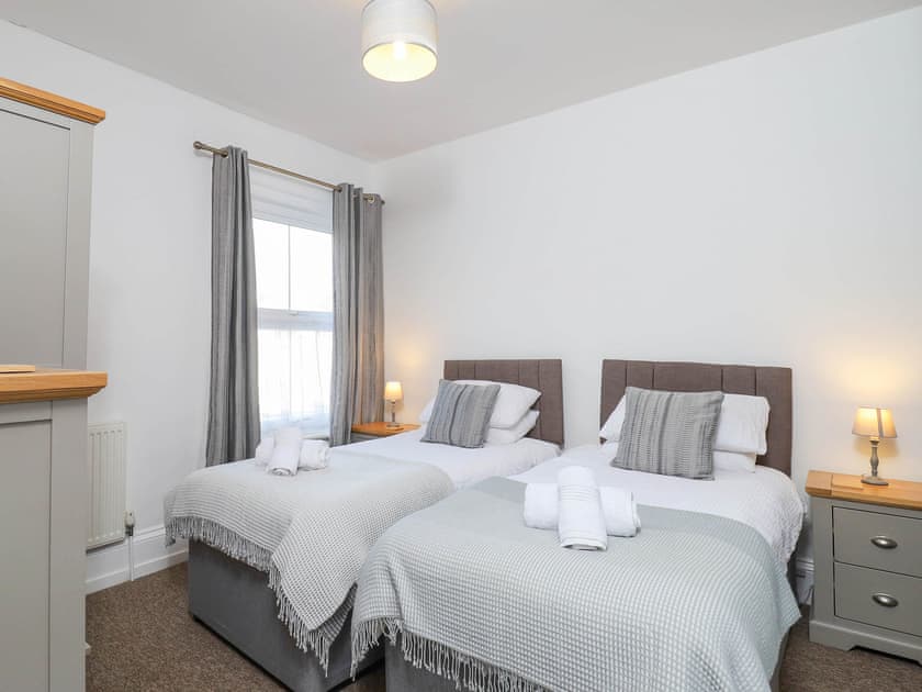 Twin bedroom | Kenmare Cottage, Shanklin