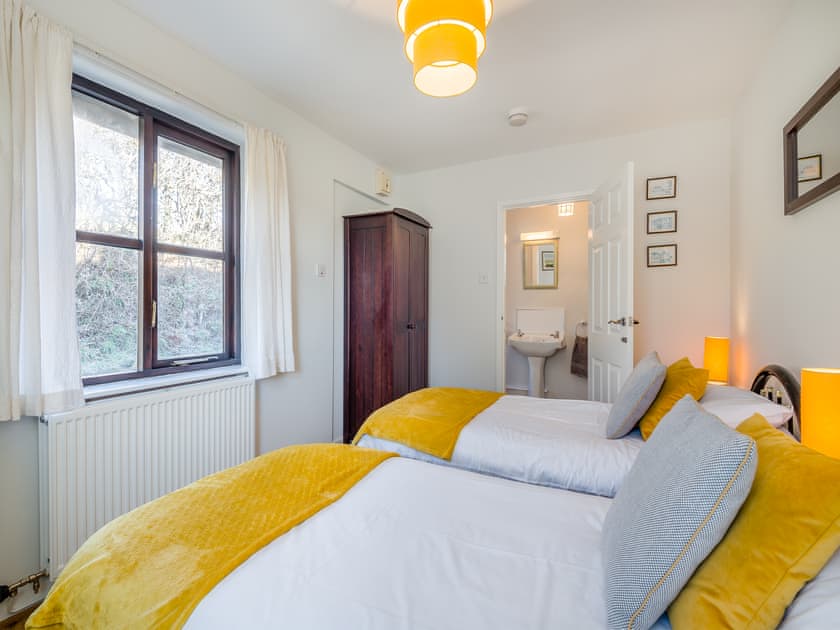 Twin bedroom | Beacons Cottage, Brecon, Near Hay-on-Wye