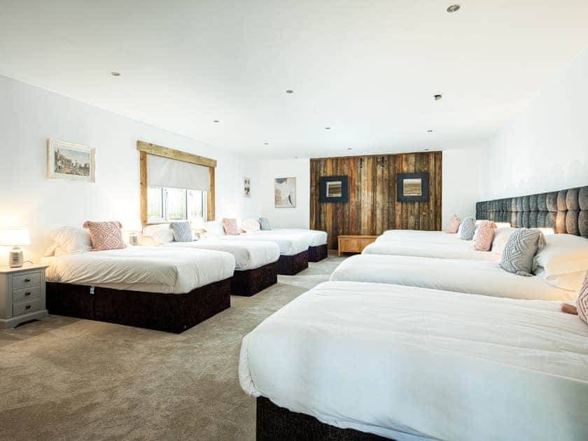 Bedroom | Willis Barn - Willis House and Willis Barn, Iron Acton