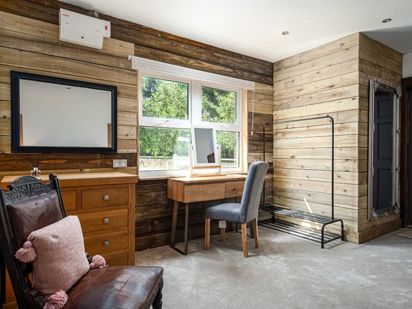 Bedroom | Willis Barn - Willis House and Willis Barn, Iron Acton