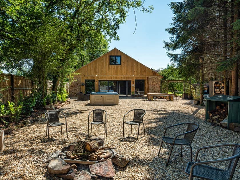 Garden | Willis Barn - Willis House and Willis Barn, Iron Acton