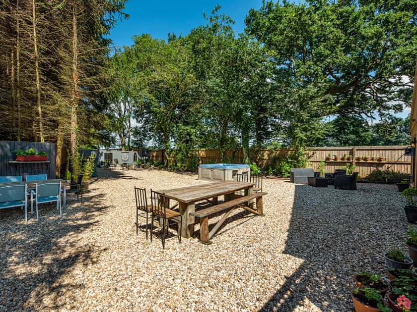 Garden | Willis Barn - Willis House and Willis Barn, Iron Acton