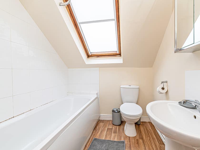 Bathroom | Scosthrop - Residential Estates Holidays, Settle