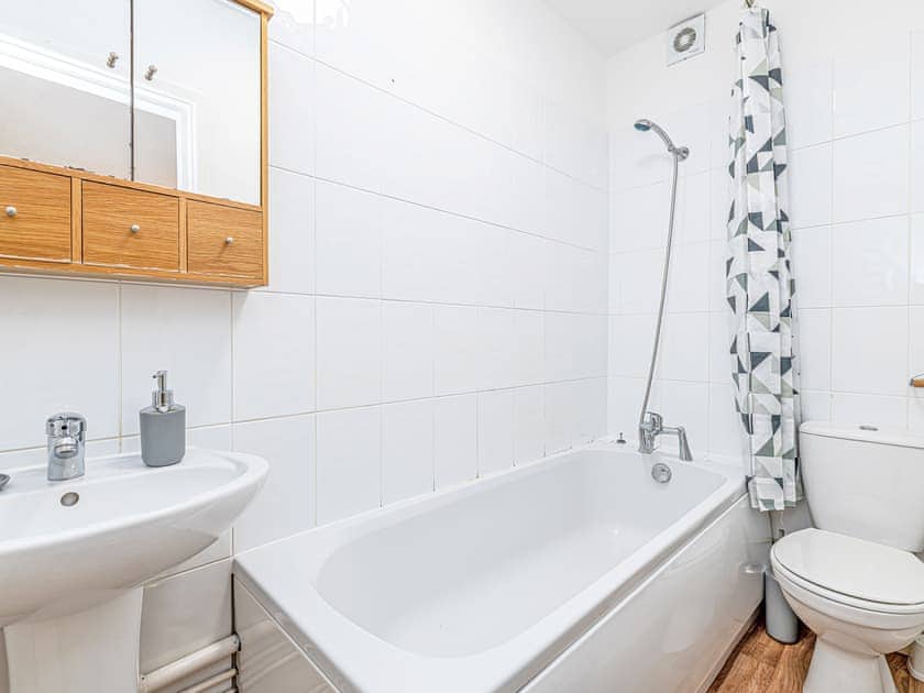 Bathroom | Stackhouse - Residential Estates Holidays, Settle