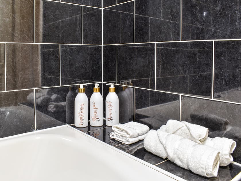 Bathroom | Oakthorn House, Haydock, near St Helens