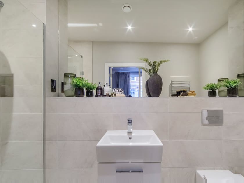 En-suite | The Presidential Suite, York