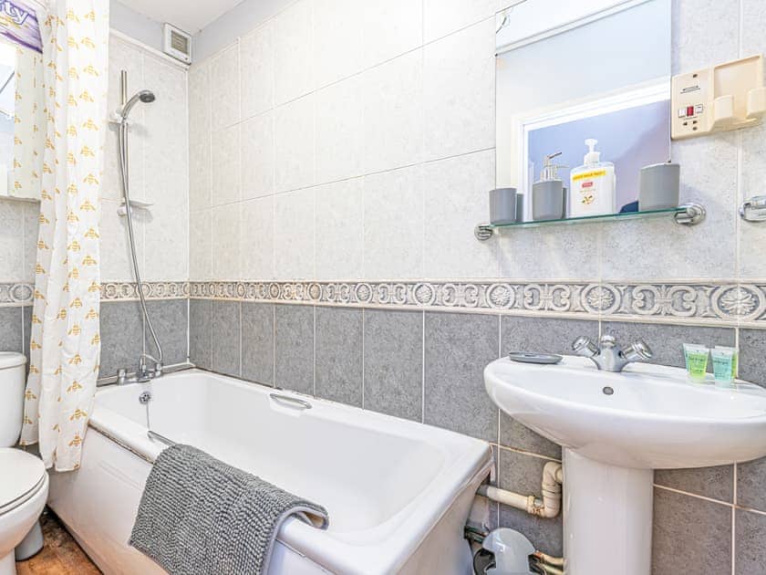 Bathroom | Attermire - Residential Estates Holidays, Settle