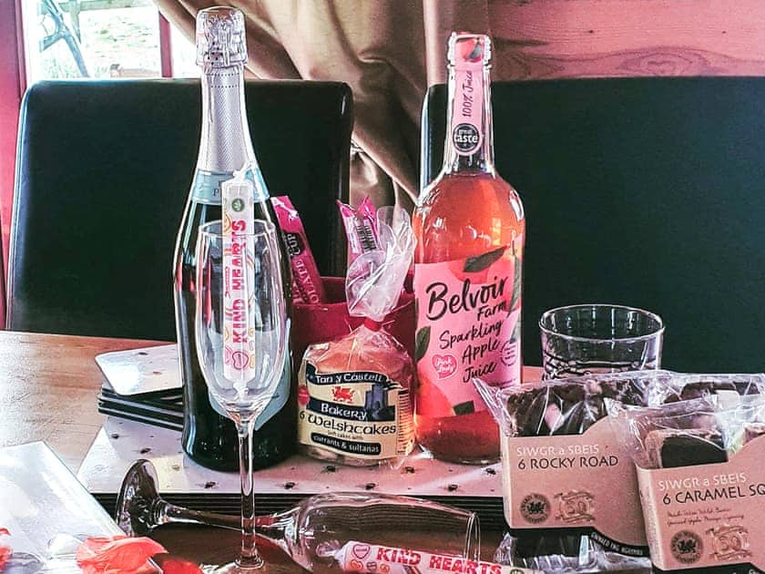 Romance welcome pack available | Ty Afal - Dwr Y Felin Log Cabins, Carno