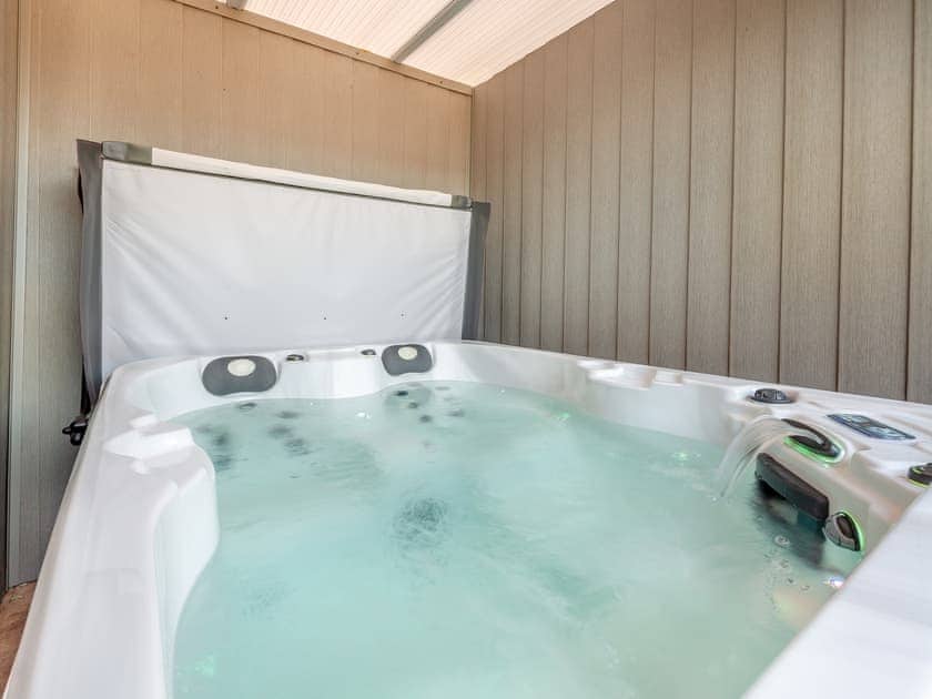 Hot tub | Branwen - Bryn Awel Caravan Park, Pentraeth