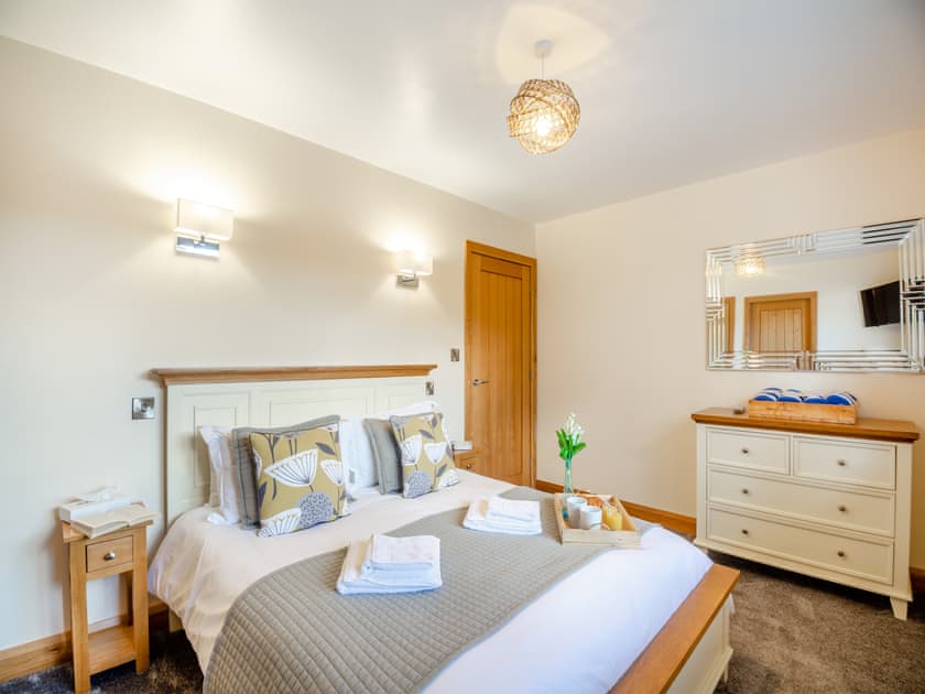 Double bedroom | Pwyll Cottage - Bryn Awel Caravan Park, Pentraeth