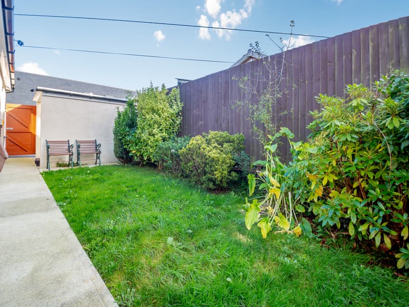 Garden | Pwyll Cottage - Bryn Awel Caravan Park, Pentraeth