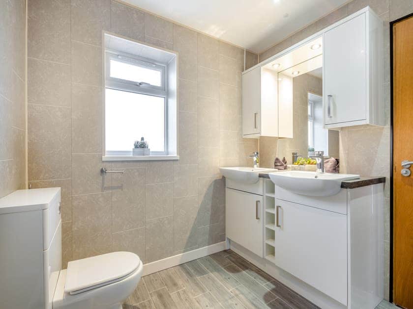 Shower room | Manawydan Cottage - Bryn Awel Caravan Park, Pentraeth