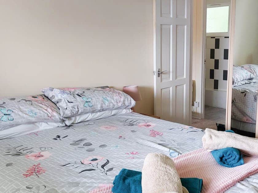 Double bedroom | Seanicview Cottage 2 - Seanicview Cottages, Callington