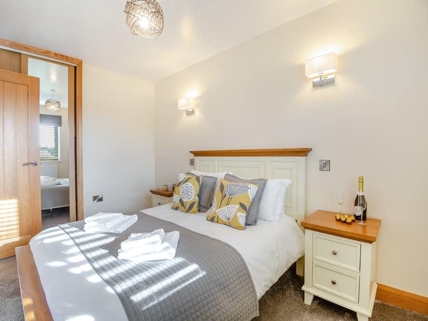 Double bedroom | Math Cottage - Bryn Awel Caravan Park, Pentraeth