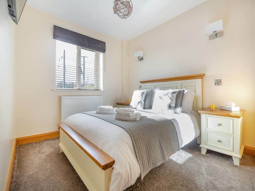 Double bedroom | Math Cottage - Bryn Awel Caravan Park, Pentraeth