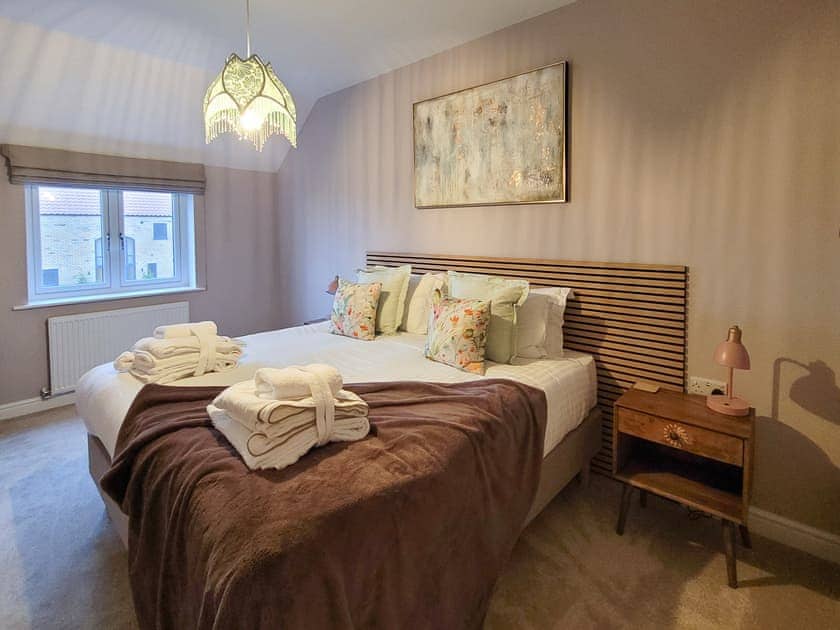 Double bedroom | Walnut House - Ashlin Farm Barns, Dunholme, near Lincoln