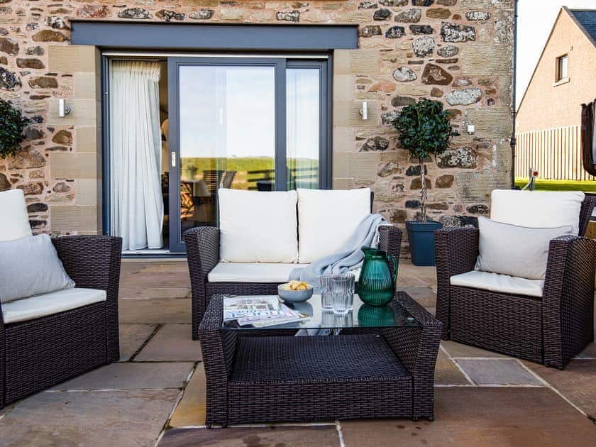 Sitting-out-area | The Cart House, Duns
