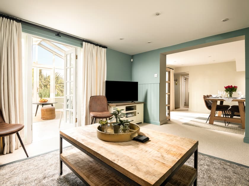 Living area | Danehurst Cottage, Tiptoe, near Lymington