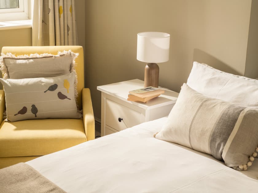 Master bedroom | Danehurst Cottage, Tiptoe, near Lymington