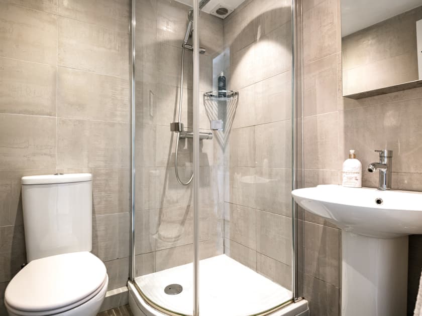 En-suite | Danehurst Cottage, Tiptoe, near Lymington