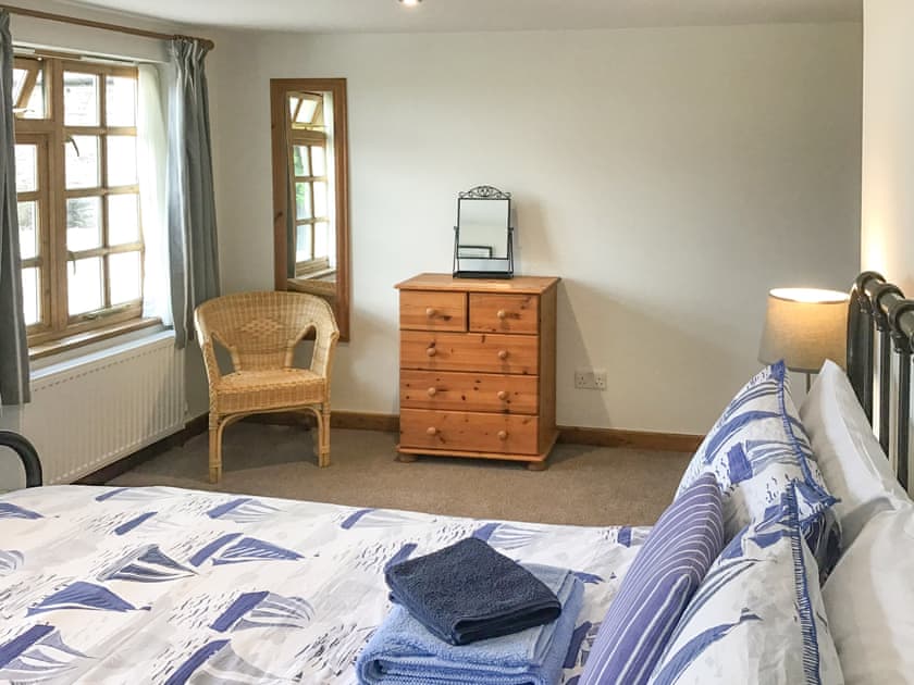 Double bedroom | Honeysuckle Cottage - Great Trevillian Farm Barns, Warbstow, near Crackington Haven