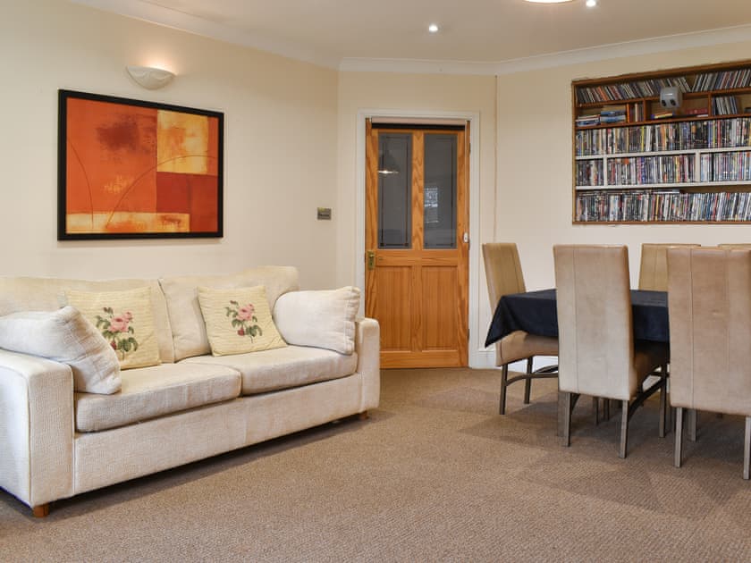 Living room/dining room | Redcot Holiday Bungalow, Allostock, near Knutsford