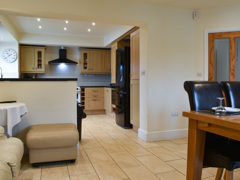Kitchen/diner | Redcot Holiday Bungalow, Allostock, near Knutsford