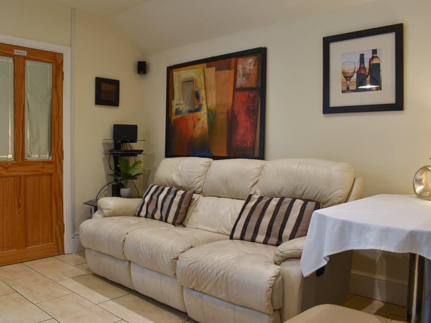 Kitchen/diner | Redcot Holiday Bungalow, Allostock, near Knutsford