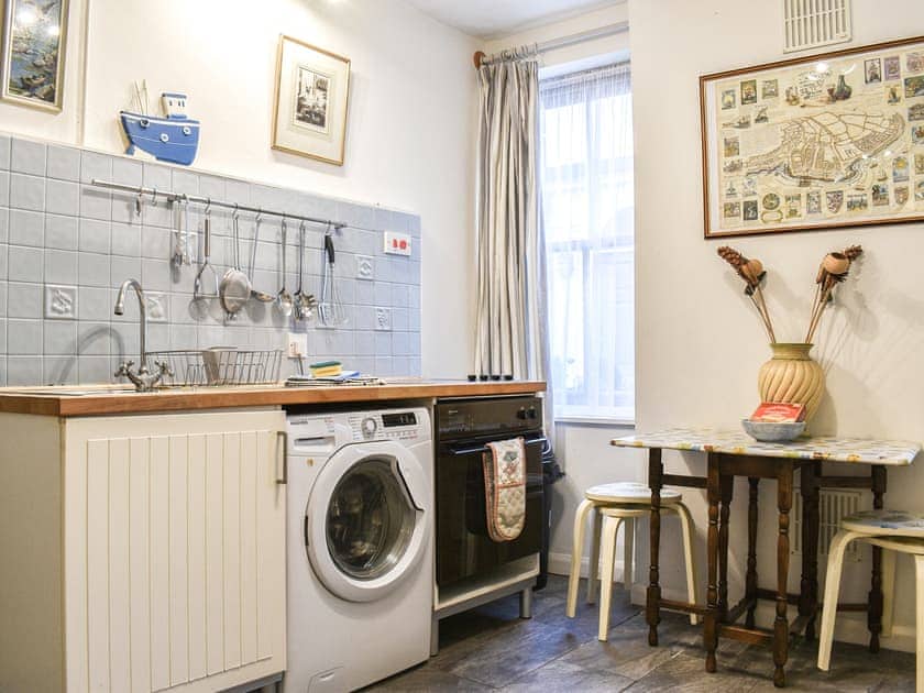 Kitchen/diner | Kittiwakes Cottage Appledore Devon, Appledore