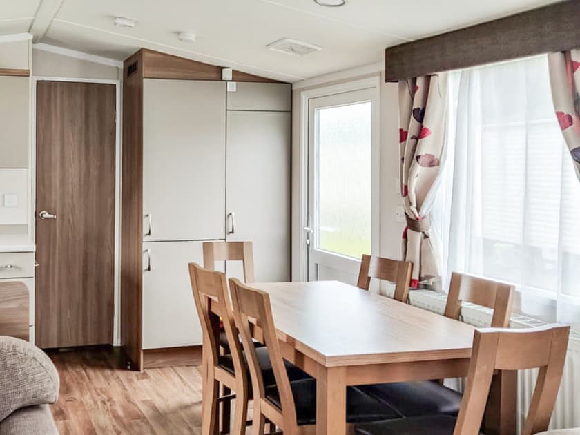 Dining Area | Cader Idris - Watton’s, Pwllheli