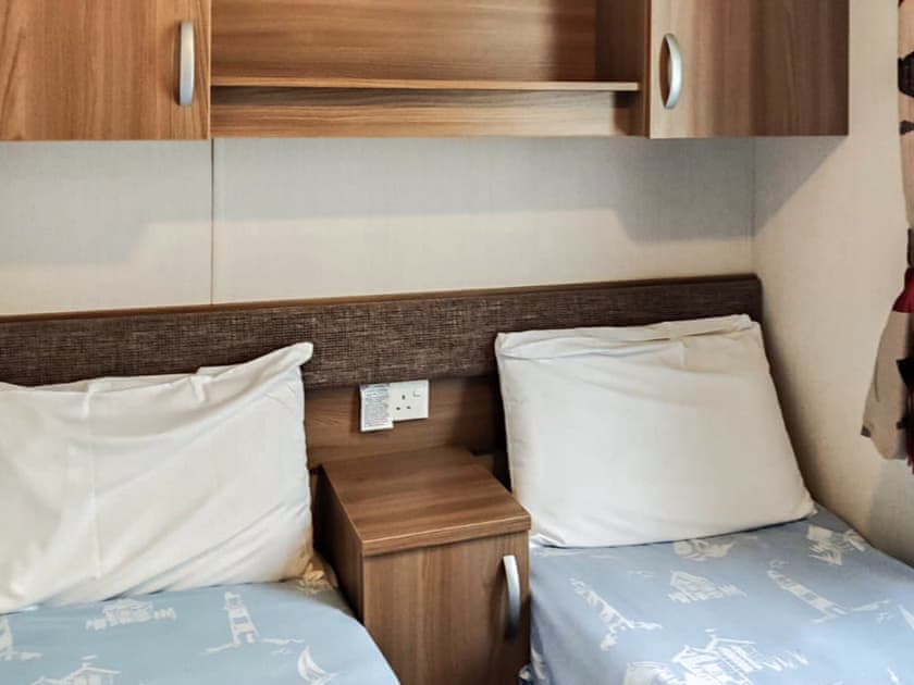 Twin bedroom | Cader Idris - Watton’s, Pwllheli