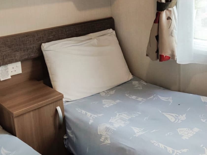 Twin bedroom | Cader Idris - Watton’s, Pwllheli