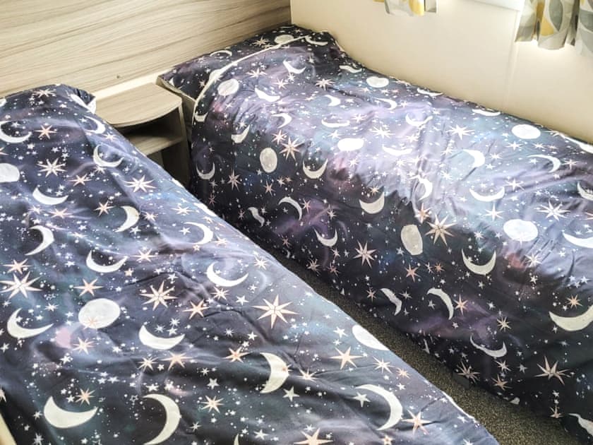 Twin bedroom | 56 Snowdonia View - Watton’s, Pwllheli