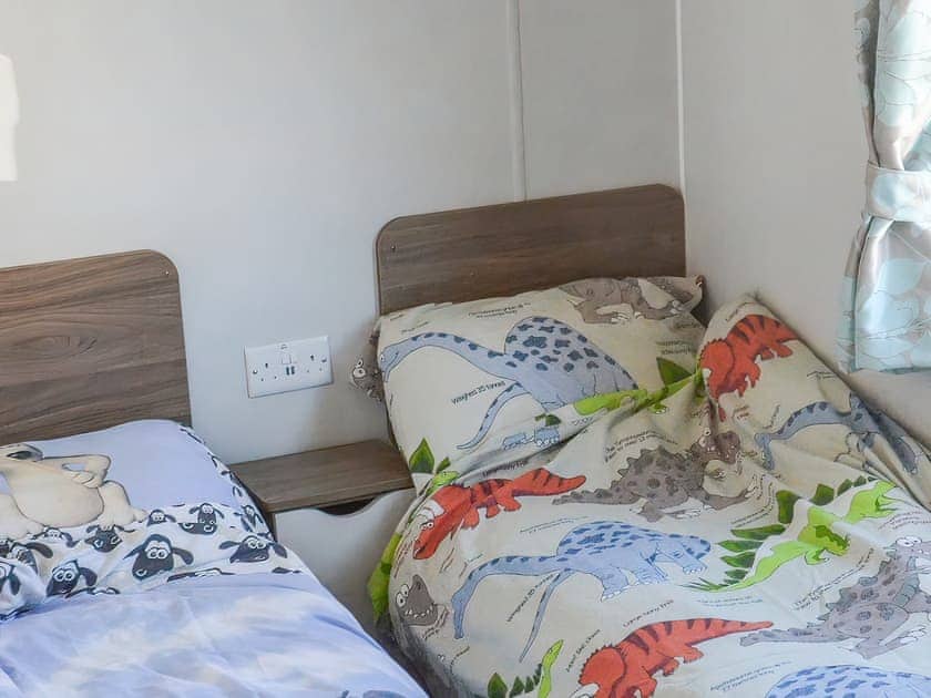 Twin bedroom | Watton’s - 11 Birch - Wattons, Morfa Bychan