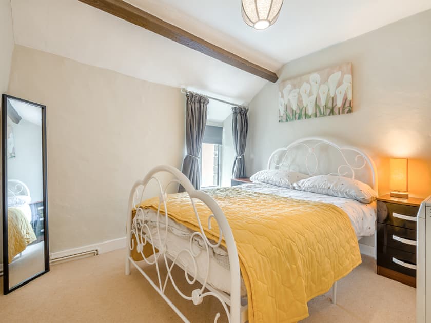 Double bedroom | Yew Tree Cottage, Defynnog