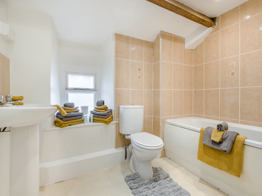Bathroom | Yew Tree Cottage, Defynnog